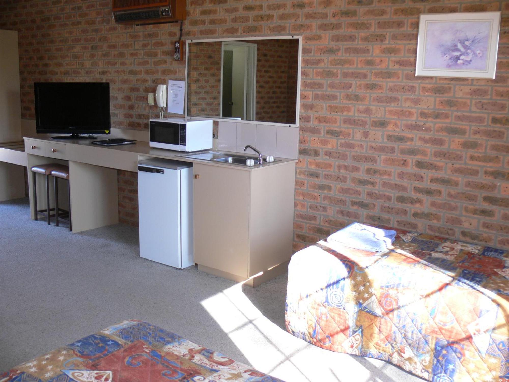 Settlement Motor Inn Deniliquin Exterior foto
