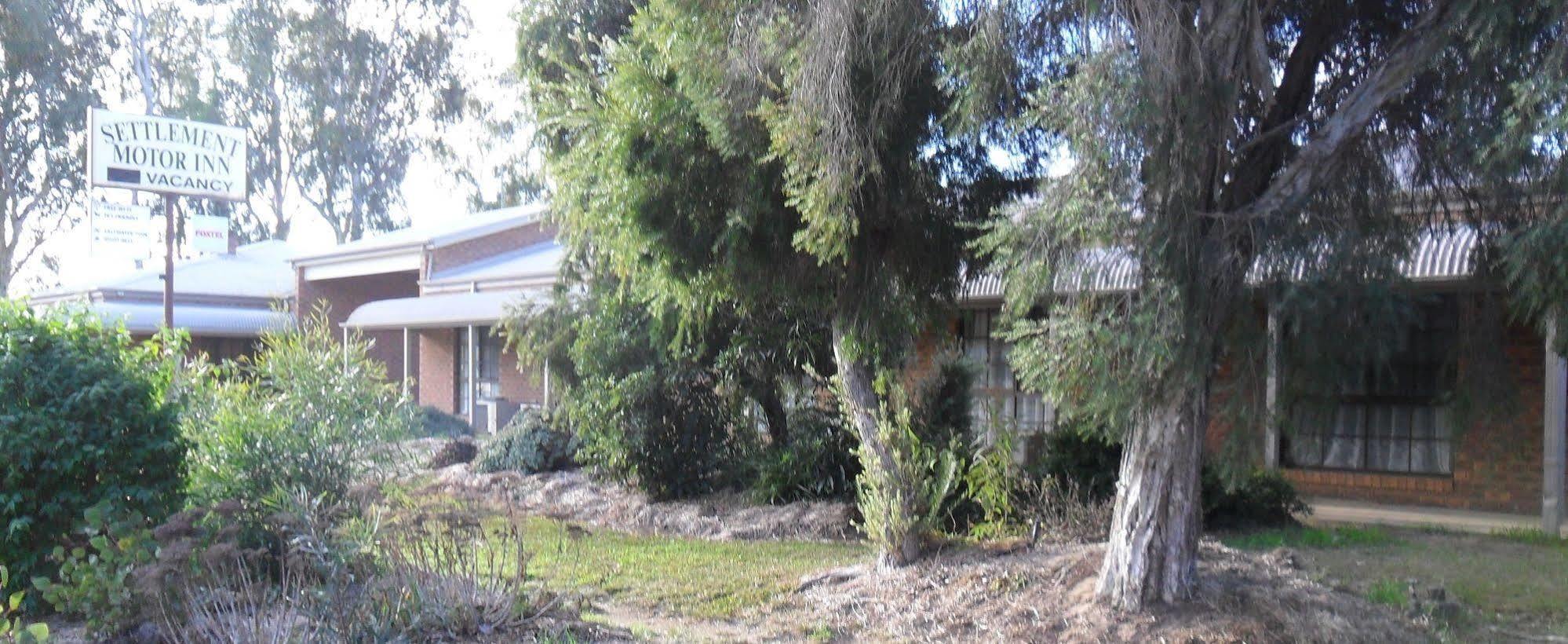 Settlement Motor Inn Deniliquin Exterior foto