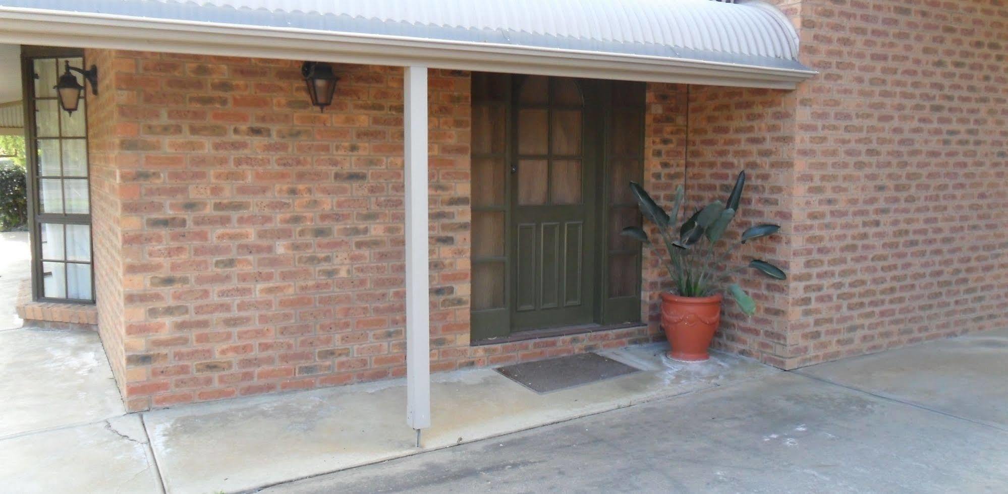 Settlement Motor Inn Deniliquin Exterior foto